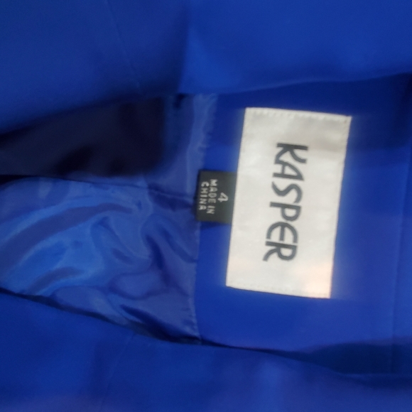 Kasper Suit- two pieces- jacket and skirts - Picture 8 of 8